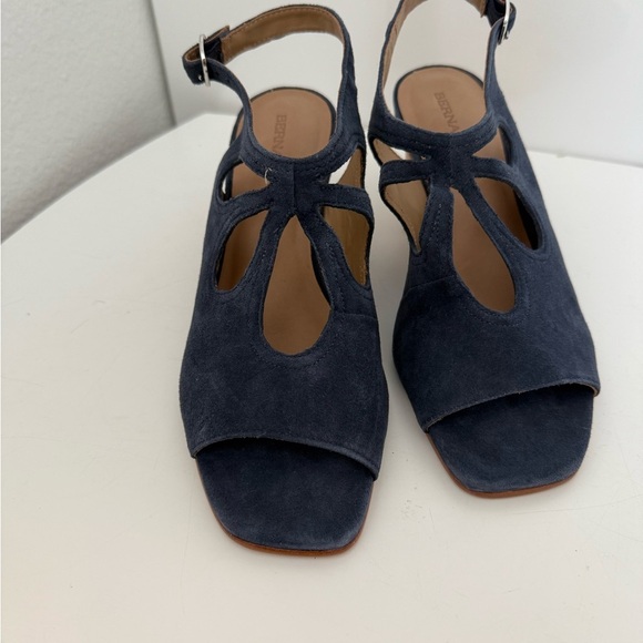NWT Bernardo Navy Blue Suede Women's Heels size 7.5 - Picture 6 of 10